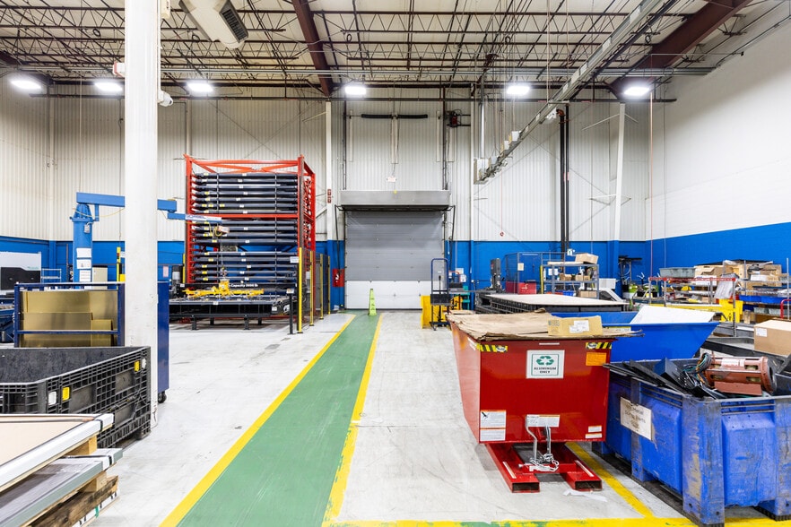 More Photos Of 212 W Newberry Rd, Bloomfield Manufacturing For Sale