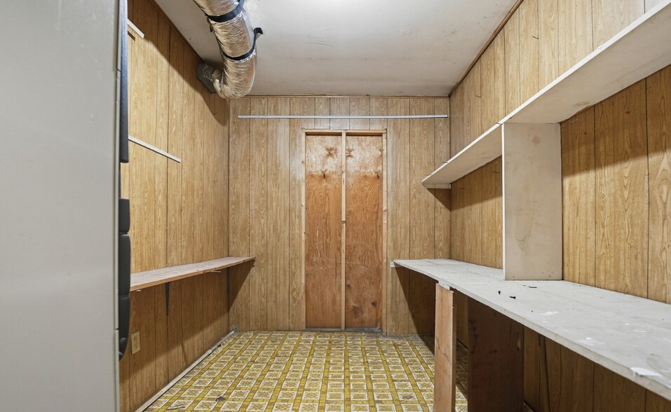 More Photos Of 528 W Main St, Wise Storefront For Sale