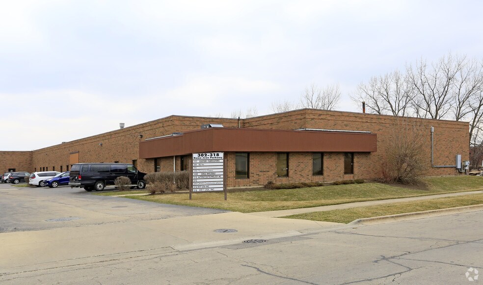 More Photos Of 302-318 Roma Jean Pky, Streamwood Warehouse For Lease