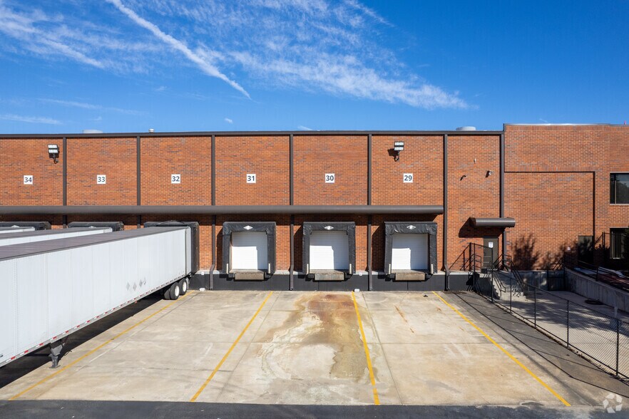 More Photos Of 4300 Bulls Bay Hwy, Jacksonville Warehouse For Lease