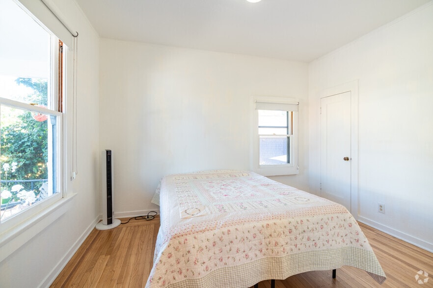More Photos Of 611 1st St, Napa Storefront Retail Office For Sale