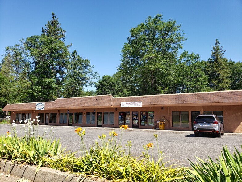 Primary Photo Of 14144 Lakeridge Ct, Magalia Storefront Retail Office For Lease