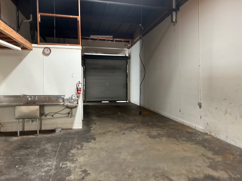 More Photos Of 7900-7994 Capwell Dr, Oakland Light Manufacturing For Sale