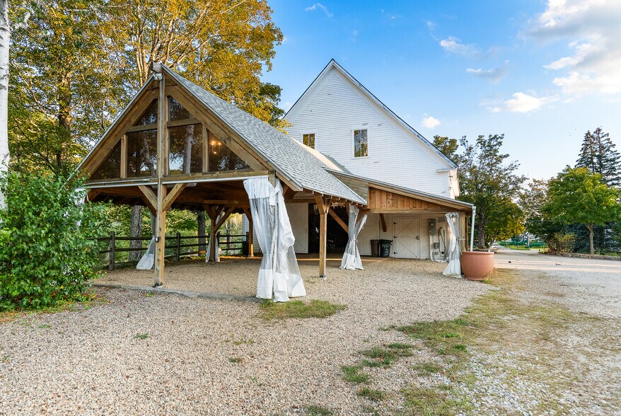 More Photos Of 32 Maple St, Andover Hospitality For Sale