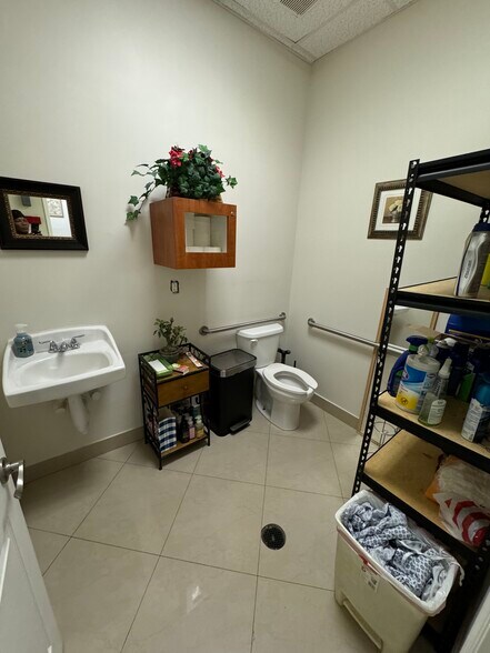 More Photos Of 1741-1759 N University Dr, Pembroke Pines Storefront Retail Office For Sale