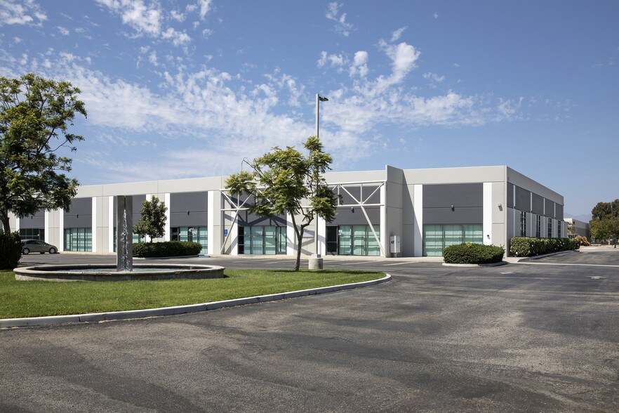 More Photos Of 701 Del Norte Blvd, Oxnard Distribution For Lease