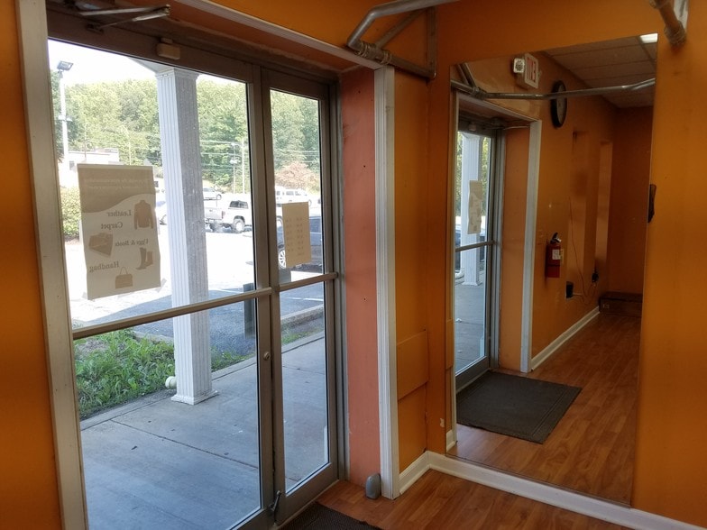 More Photos Of 13613-13637 Annapolis Rd, Bowie Storefront For Sale