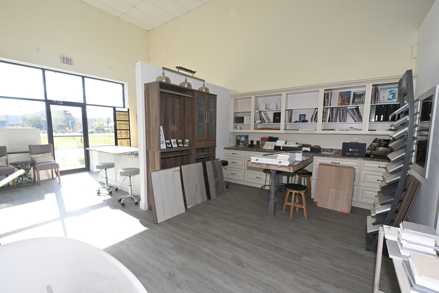 More Photos Of 700 North St, Fern Park Freestanding For Sale