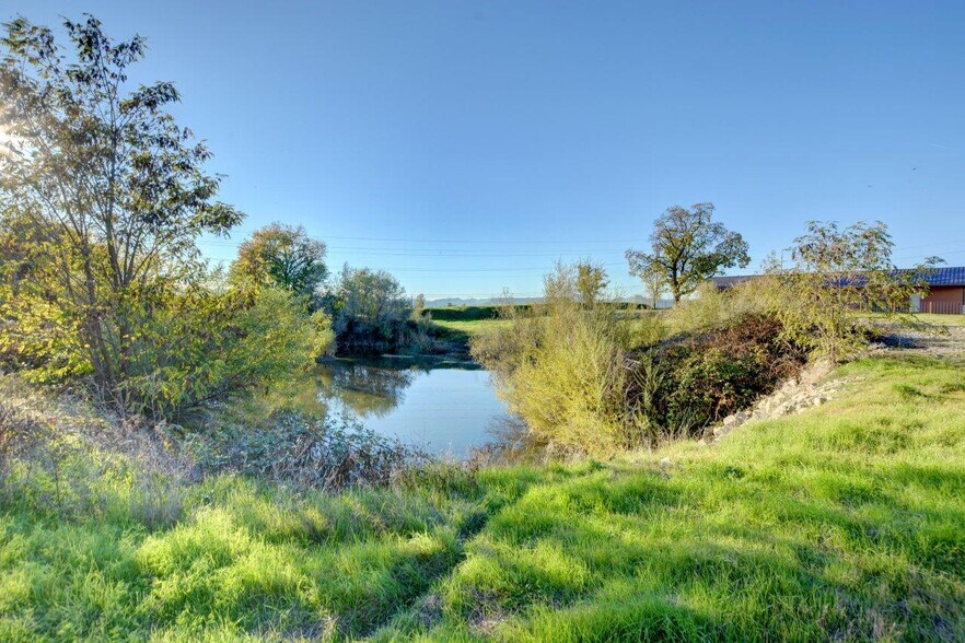 More Photos Of 6804 Agate Rd, White City Flex For Sale