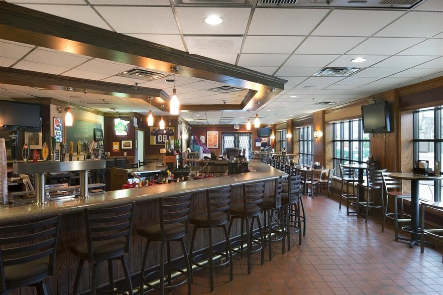 More Photos Of 301 Harrison St NE, Minneapolis Restaurant For Sale