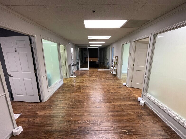 More Photos Of 200 N Main St, Greenville Office Residential For Lease