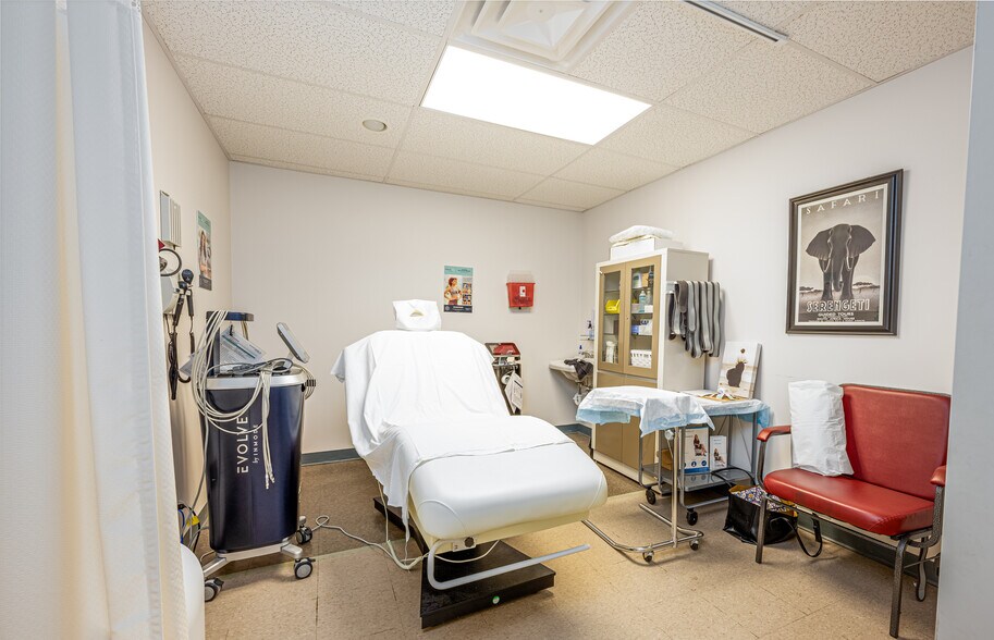 More Photos Of 5 Durham Rd, Guilford Medical For Sale