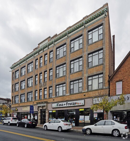 More Photos Of 173-175 Smith St, Perth Amboy Storefront Retail Residential For Lease