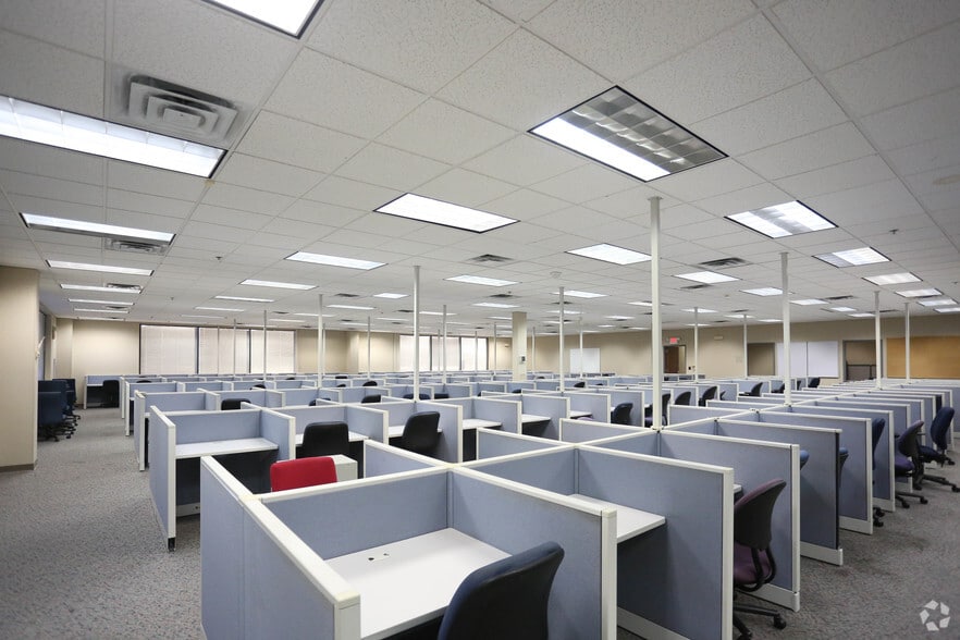 More Photos Of 2070 Little Hills Expy, Saint Charles Office For Lease