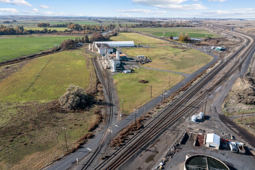 More Photos Of 405 Hoosier, Stanfield Food Processing For Lease