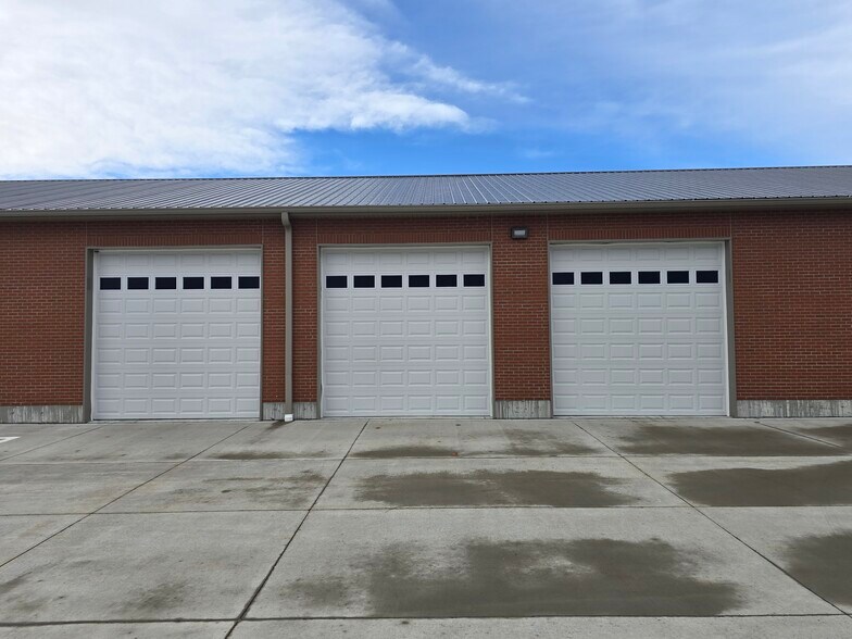 More Photos Of 821 State Hwy 47, Warrenton Warehouse For Lease
