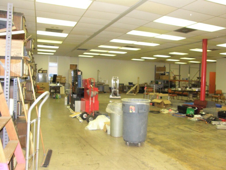 More Photos Of 2112 Industrial Dr, Niles Manufacturing For Sale