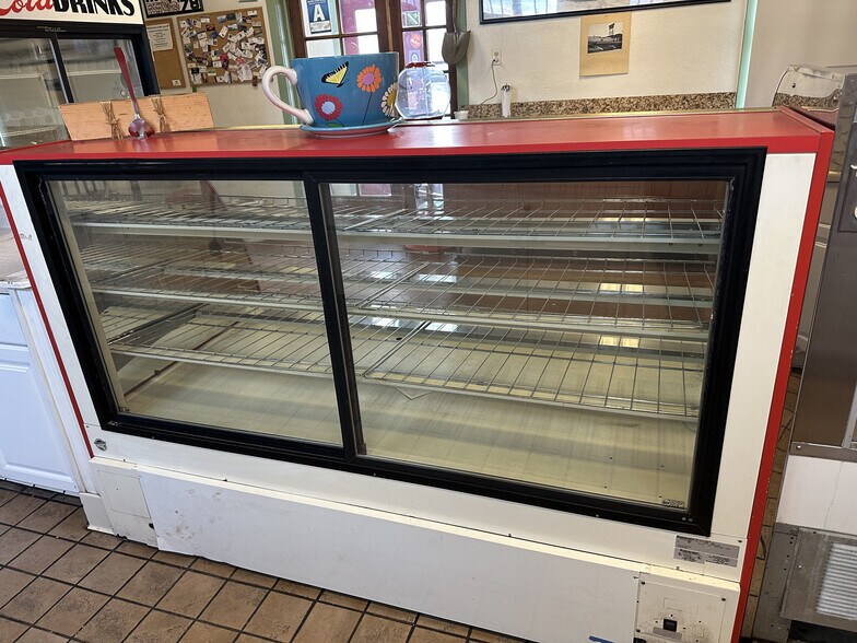 More Photos Of 2320 Belshaw St, Mojave Restaurant For Sale