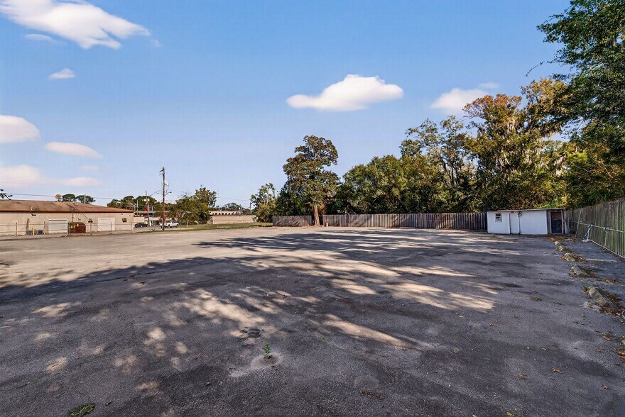 More Photos Of 9602 White Bluff Rd, Savannah Convenience Store For Sale