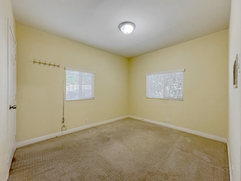 More Photos Of 1409 S New Hampshire Ave, Los Angeles Multifamily For Sale