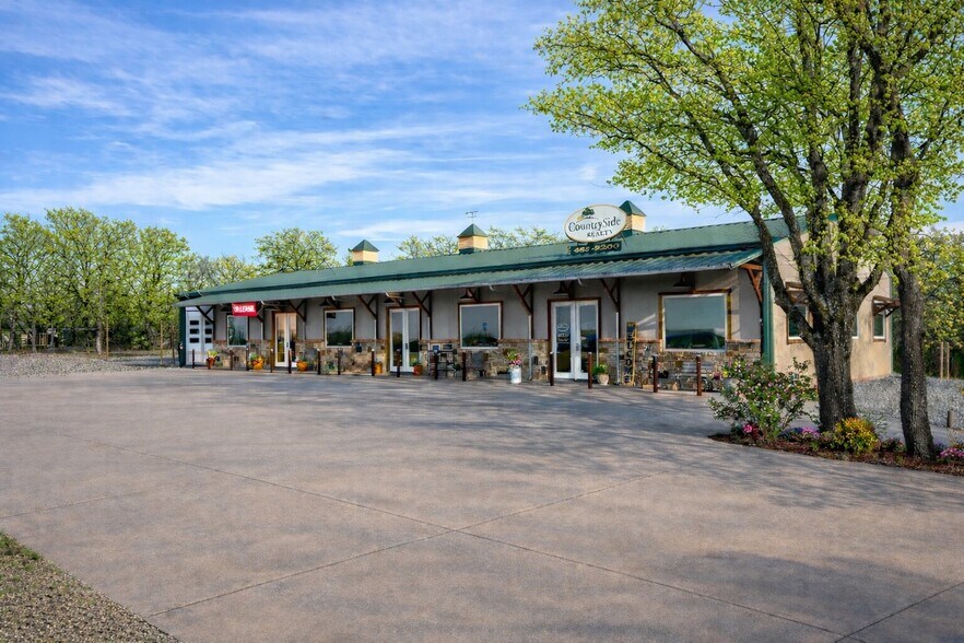 More Photos Of 1832 E Veterans Memorial Hwy, Blanchard Office For Lease