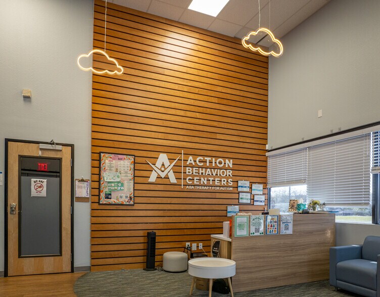 More Photos Of 4441 Bryant Irvin Rd N, Fort Worth Medical For Sale