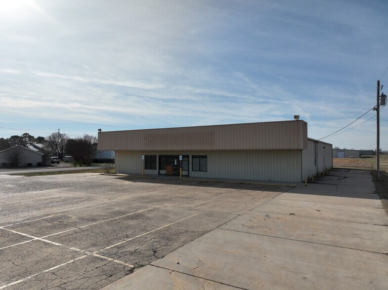 More Photos Of 1408 Highway 67 S, Tuckerman Freestanding For Sale