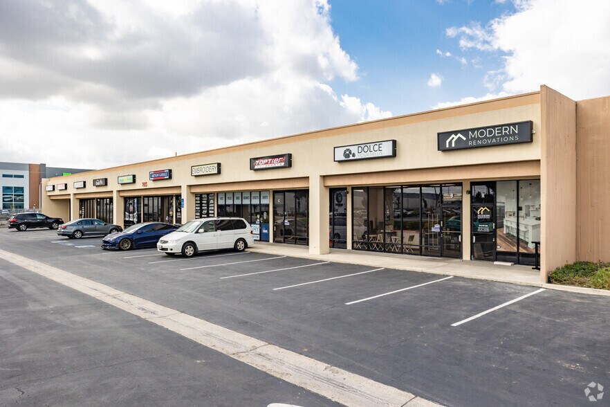 More Photos Of 667-759 S State College Blvd, Fullerton Warehouse For Lease