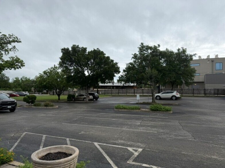 More Photos Of , Fredericksburg General Retail For Sale