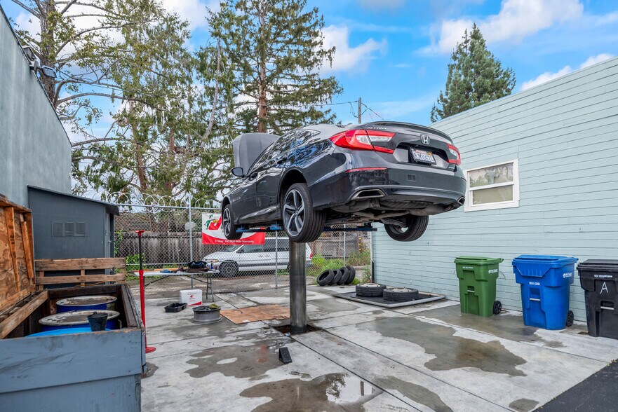 More Photos Of 2068 Winchester Blvd, Campbell Auto Repair For Sale