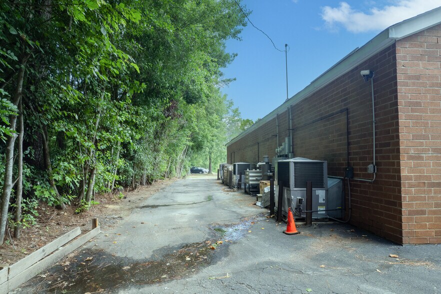 More Photos Of 621-625 Huntsman Ct, Gastonia Medical For Lease