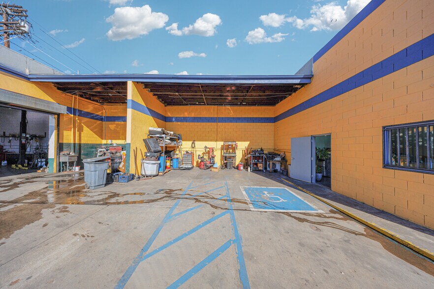 More Photos Of 4401 Beverly Blvd, Los Angeles Auto Repair For Sale