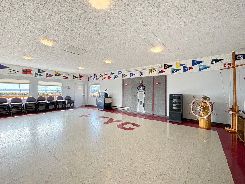 More Photos Of 2503 Washington Street, Port Townsend Specialty For Sale
