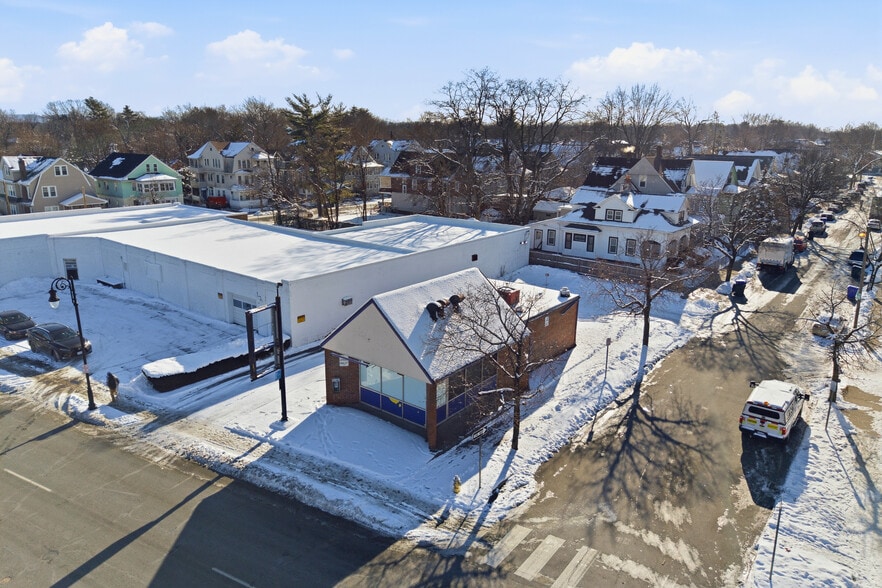 More Photos Of 1143 State St, Springfield Freestanding For Lease