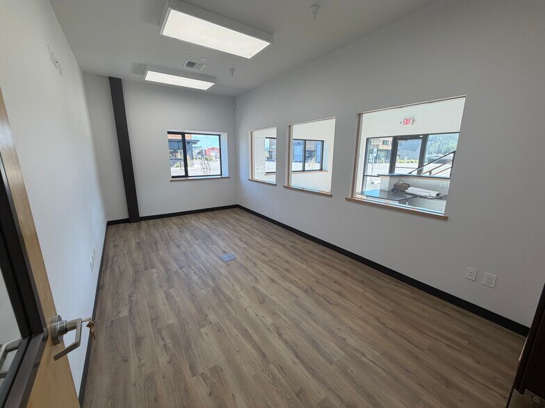 More Photos Of 3830 Olympic Ave, Spokane Warehouse For Lease