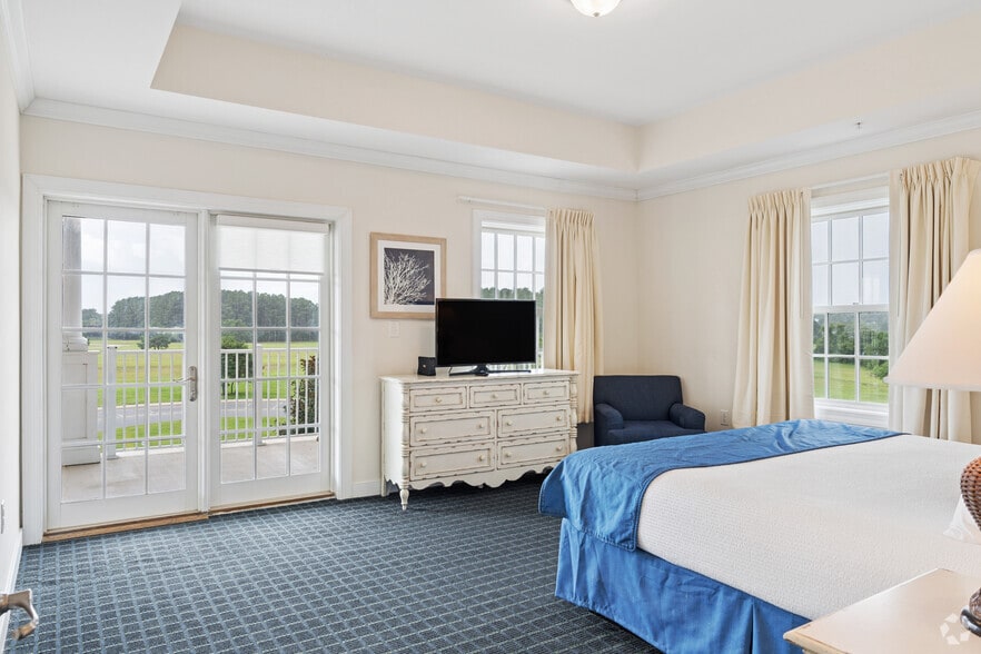 More Photos Of 231 Waterside Dr, Roper Apartments For Sale