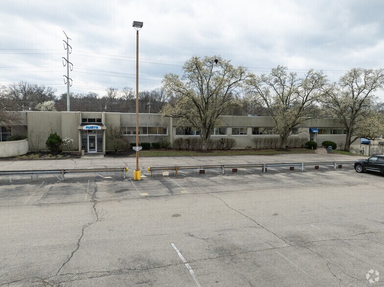 More Photos Of 6000 Fernview Ave, Cincinnati Unknown For Lease