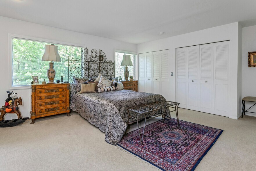 More Photos Of 1038-1056 Main St S, Woodbury Apartments For Sale