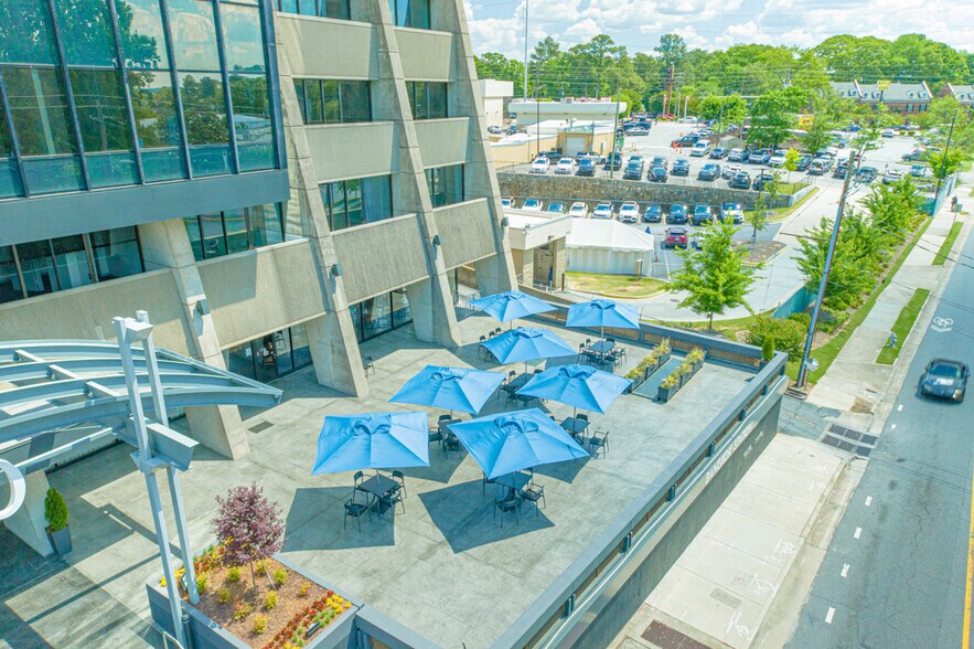 More Photos Of 550 Pharr Rd NE, Atlanta Office For Sale