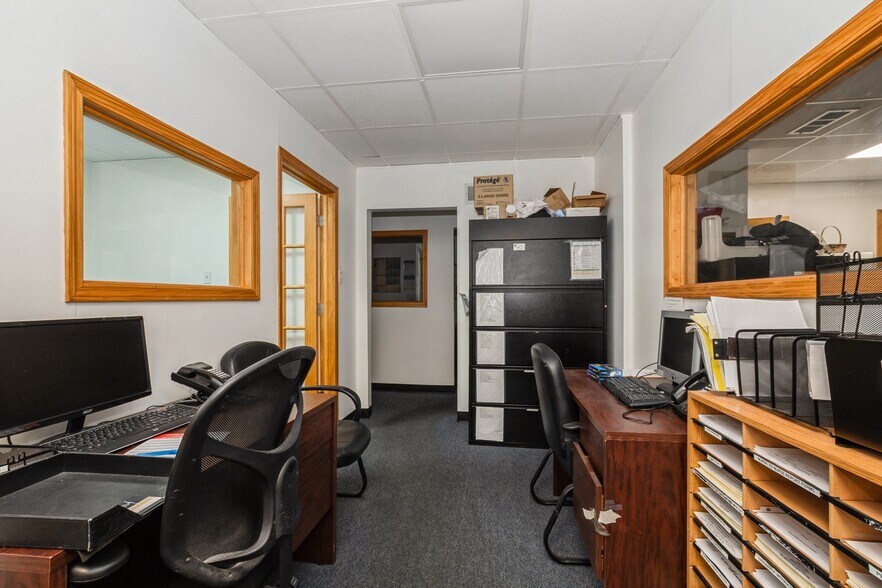 More Photos Of 3900 W 95th St, Evergreen Park Office For Lease