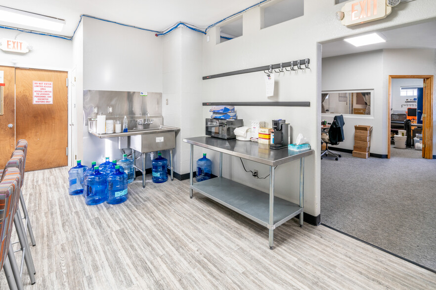 More Photos Of 711 W 8th St, Pueblo Manufacturing For Sale