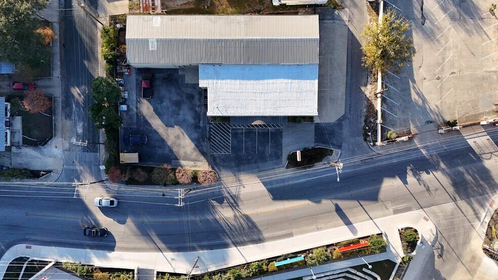 More Photos Of 2107 N Saint Marys St, San Antonio Loft Creative Space For Lease