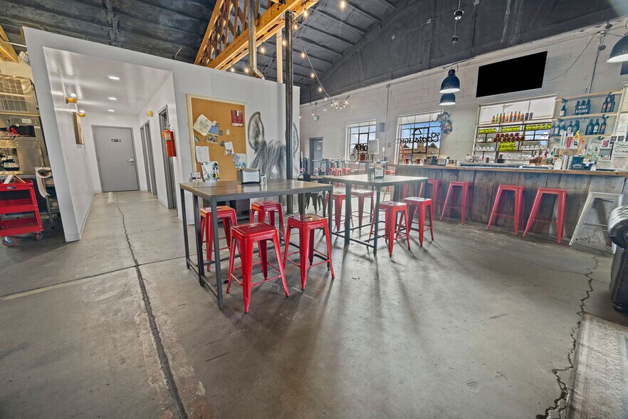 More Photos Of 1589 W Victory Way, Craig Flex For Sale