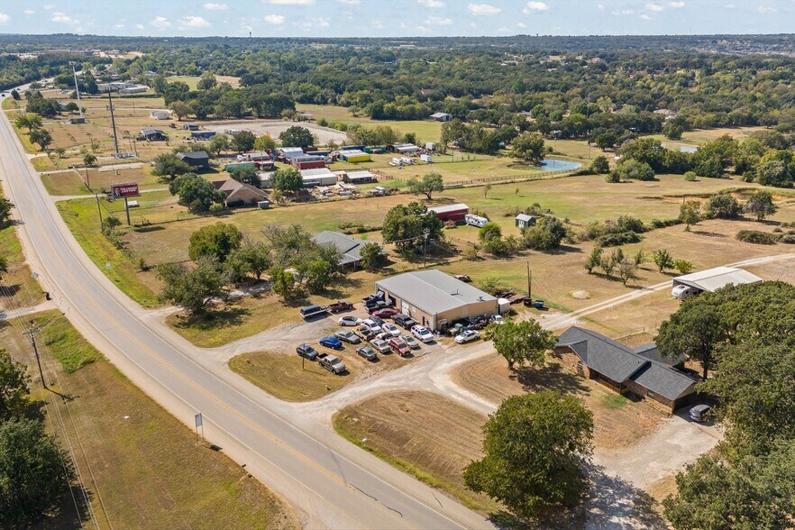 More Photos Of 2410 FM 731, Burleson Showroom For Sale