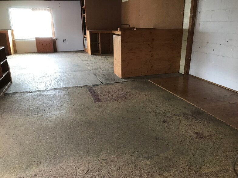 More Photos Of 1861 Main St, San Diego Warehouse For Lease