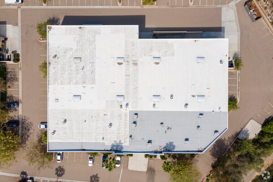 More Photos Of 13840 Stowe Dr, Poway Warehouse For Lease