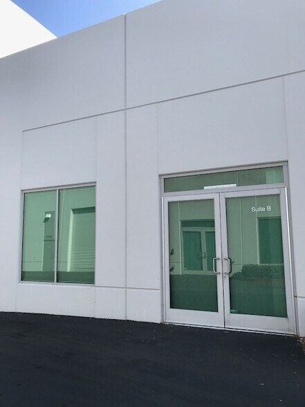 More Photos Of 9650 Research Dr, Irvine Office For Lease