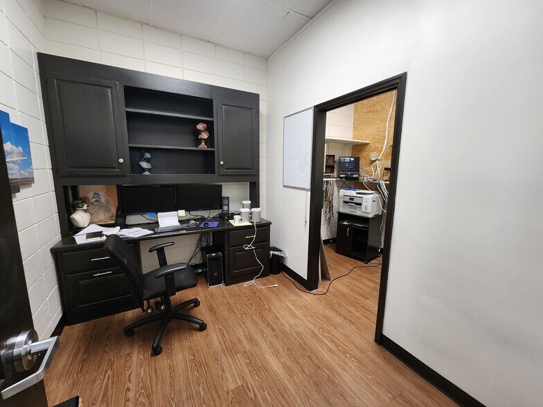 More Photos Of 501 Howell Rd, Greenville Office For Lease
