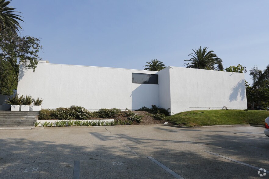 More Photos Of 5023 N Parkway Calabasas, Calabasas Office For Sale