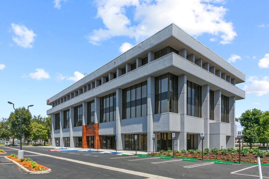 More Photos Of 18952 MacArthur Blvd, Irvine Office For Sale